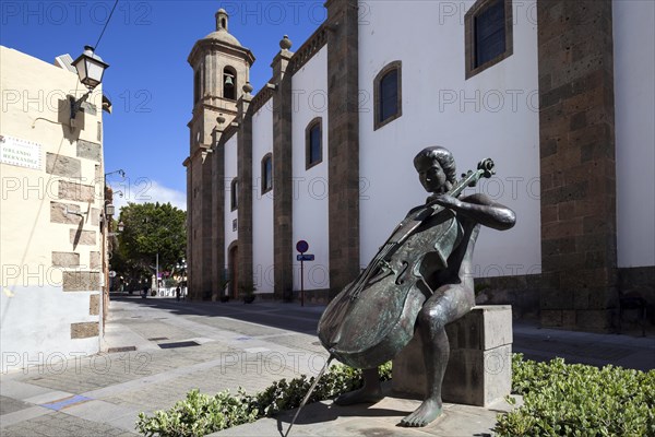 Bronze statue