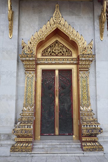 Golden door in Wat Benchamabophit