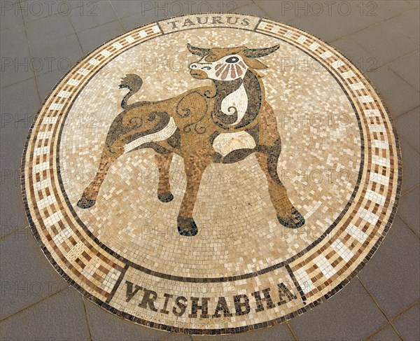 Vrishabha Taurus mosaic in front of the Maha Rattana Chedi