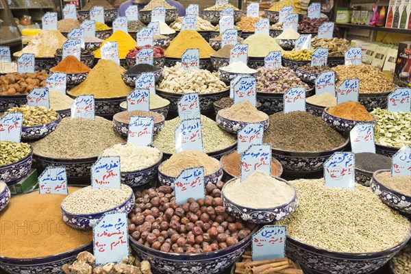 A spice stall at Vakil bazaar