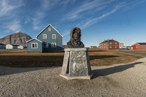 Bust of the Norwegian polar explorer Roald Amundsen