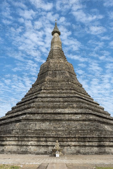 Ratana Man Aung Zedidaw Pagoda