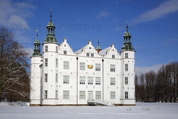 Castle Ahrensburg in the snow