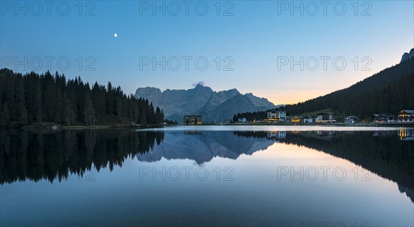 Lake Misurina at dusk