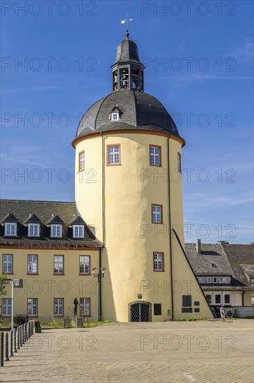 Dicker Turm