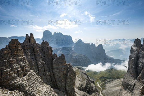 View from the summit of the Paternkofel into the valley towards Giralba and Punta dell Agnello