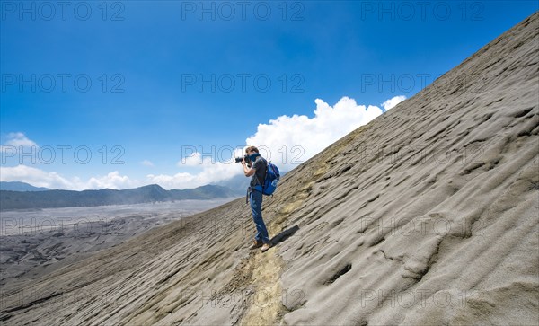 Narrow path at the crater rim