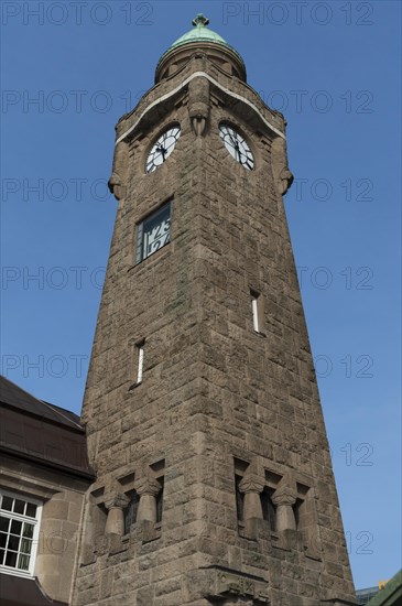 Level tower of St. Pauli Piers