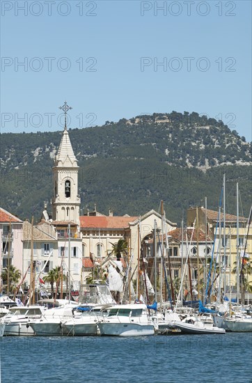 Port or harbour with the Saint-Nazaire church