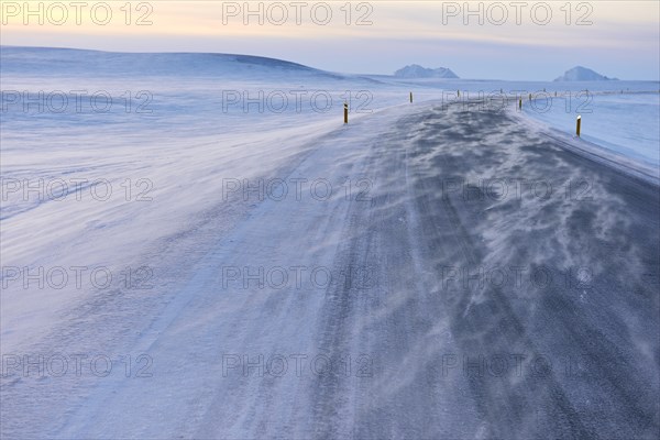 Snow drifts on the ring road A 1