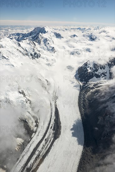 Tasman glaciers and peaks of mountains