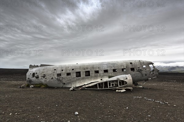 Douglas DC-3 wrecked US Navy aircraft