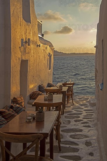 Kastro's Restaurant at sunset