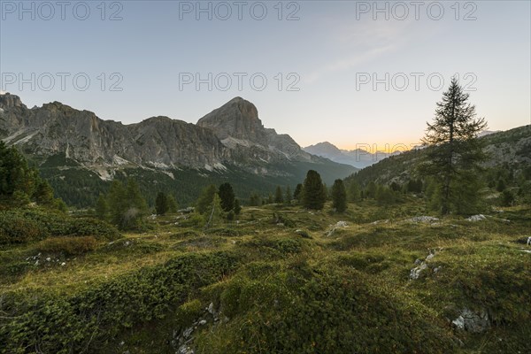 Sunrise in front of the peaks of Col dei Bos and Tofane