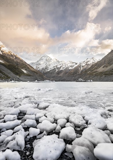 Ice chunks on Hooker Lake