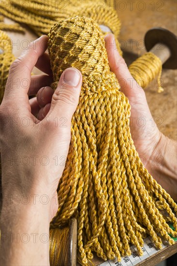 Passementerie maker