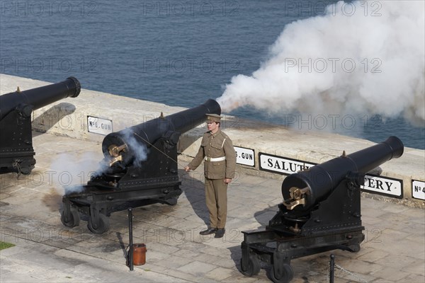 Saluting Battery