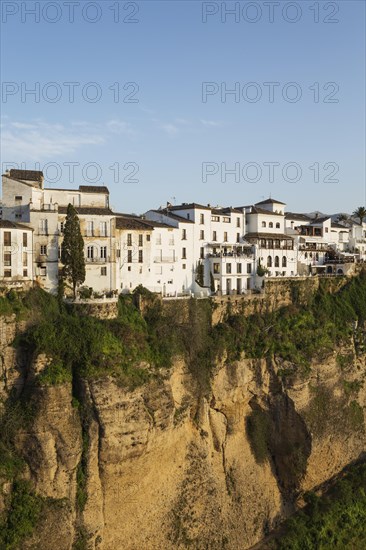 White Town high above the river gorge El Tajo