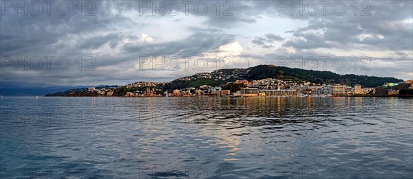 Panoramic view of Oriental Bay at sunset