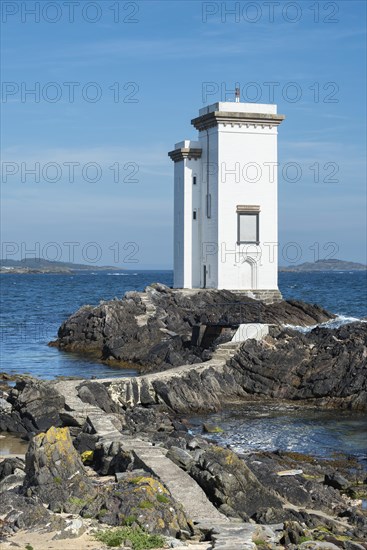 Lighthouse at Port Ellen on the headland Carraig Fhada