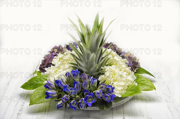 Flower arrangement in bowl