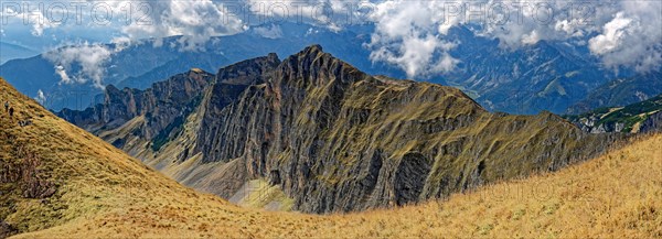 Mountain range Dalfazer Wande in the Rofan Mountains