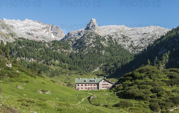 Mountain hut Karlingerhaus