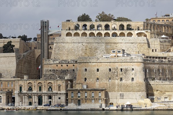 Lascaris Bastion with Saluting Battery and Upper Barracca Gardens