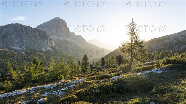 Sunrise in front of the peaks of Col dei Bos and Tofane