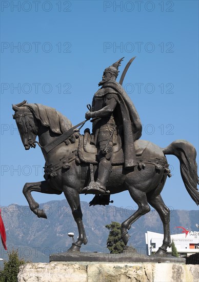 Equestrian statue of Skanderbeg