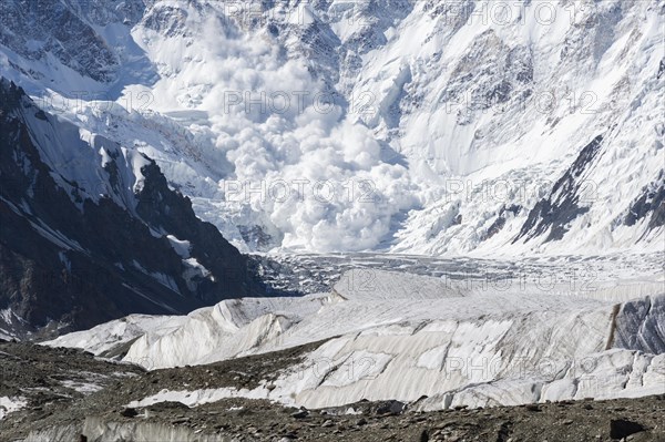 Avalanche coming down near Base Camp