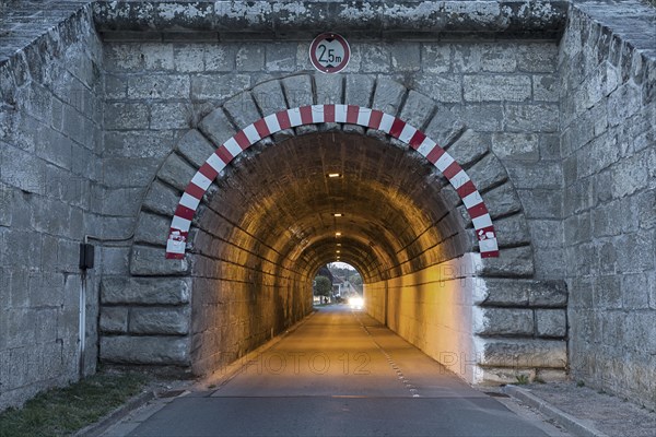 Tunnel under the Old Canal