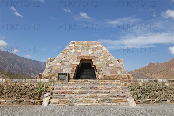 Monument to honor the discoverers Ambrosetti and Debenedetti