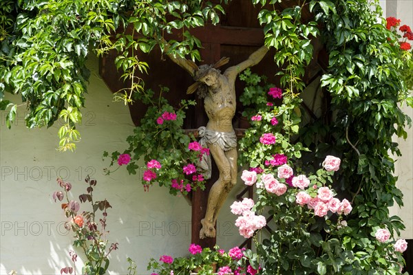 Wayside cross at the Tschoggenhaus