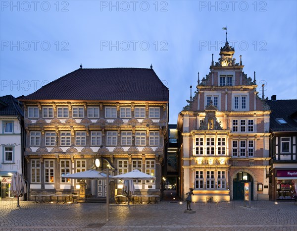 Stiftsherrenhaus and Leisthaus