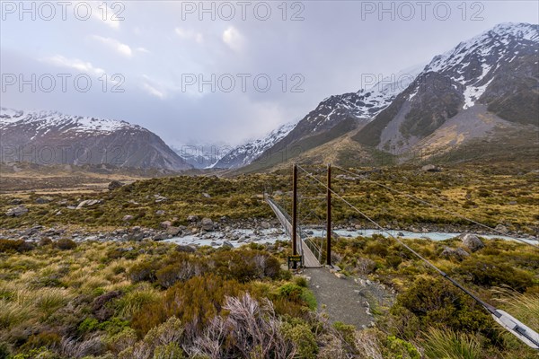 Bridge crosses Hooker River