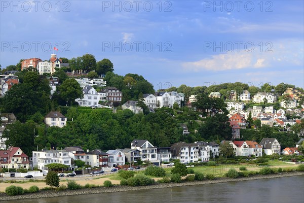 Treppenviertel by River Elbe