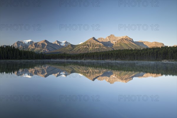 Herbert Lake with morning atmosphere