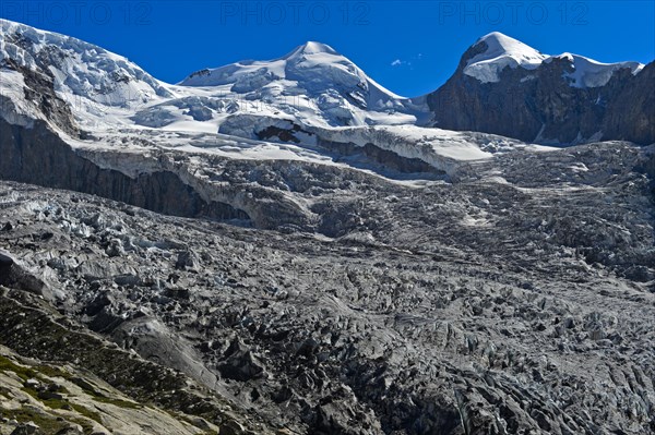 The peaks Castor and Pollux above the border glacier