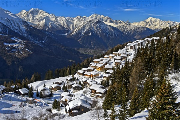 Bettmeralp under a thick blanket of snow with Weisshorn