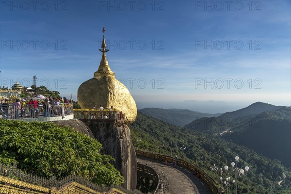 Golden Rock Kyaiktiyo Pagoda