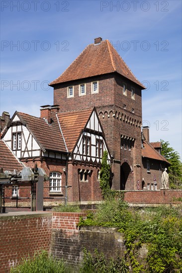 Walken bridge gate