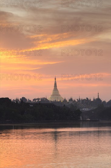 Shwedagon pagoda at sunset