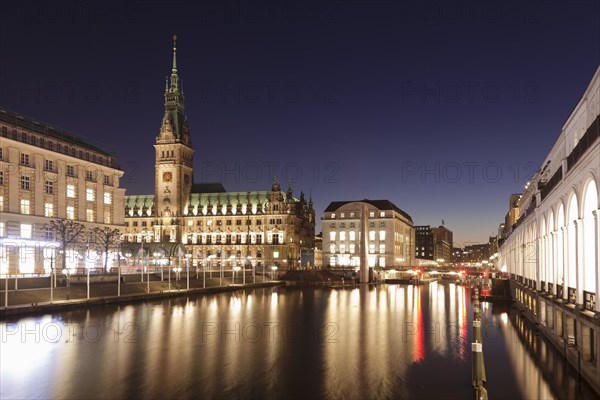 City hall and Alster Arcades by the small Alster