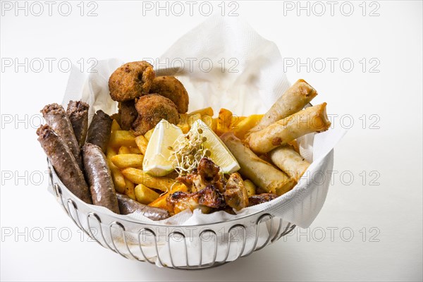 Snack basket with Boerewurst