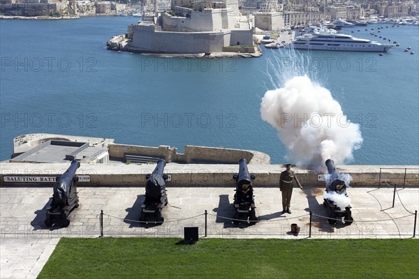 Saluting Battery