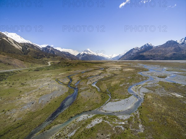 Wide river bed of the Tasman River