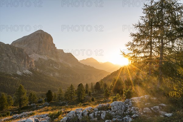 Sunrise in front of the peaks of Col dei Bos and Tofane