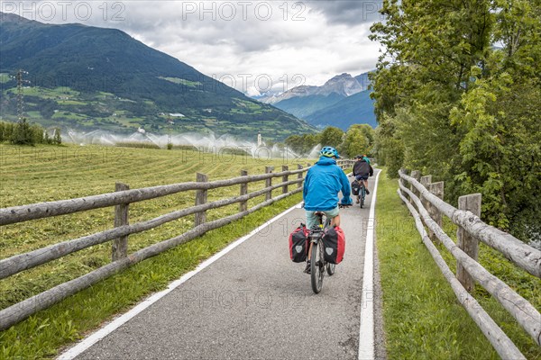 Cyclist with mountain bike