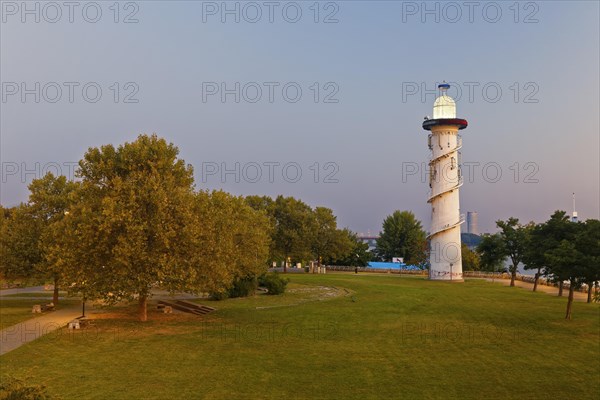 Lighthousehouse